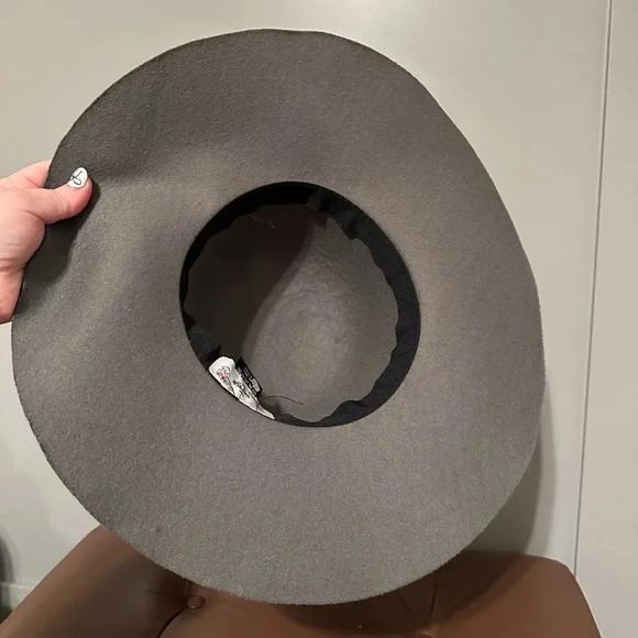 The Hatter Company Grey Felt Wide Brim Hat - Picture 5 of 5